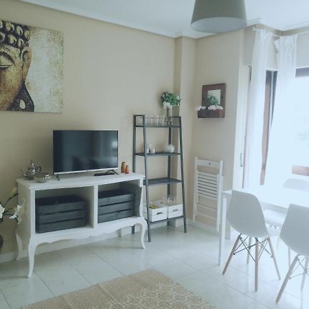 Apartamento a cuatro minutos caminando de la playa Noja Exterior foto