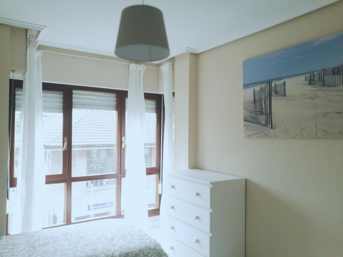 Apartamento a cuatro minutos caminando de la playa Noja Exterior foto