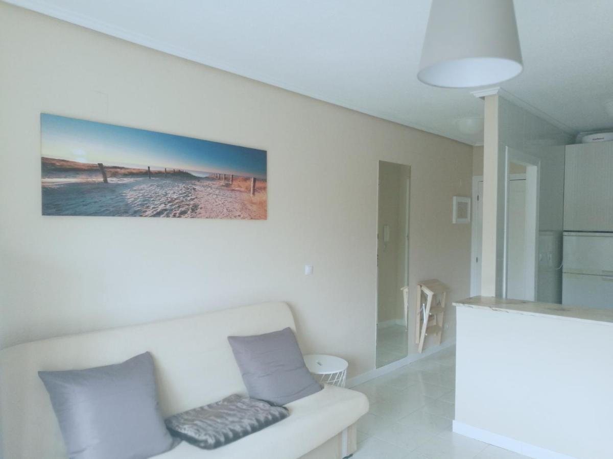 Apartamento a cuatro minutos caminando de la playa Noja Exterior foto